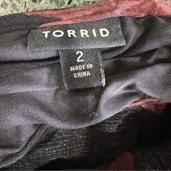 Torrid Plus Size 2 Black Red Floral Gauze Tie Back V Neck Shorts Romper 18-20 - Picture 9 of 11